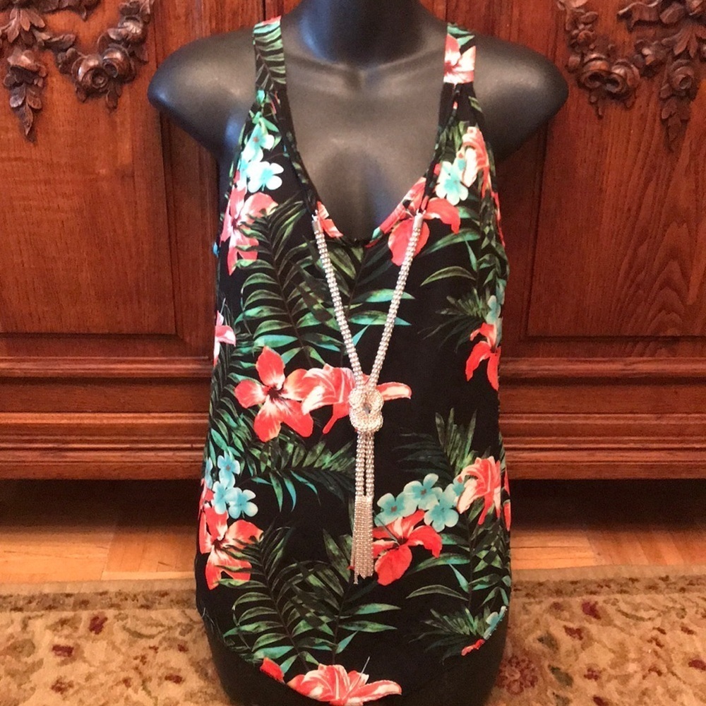 Love J tropical floral hibiscus print necklace top